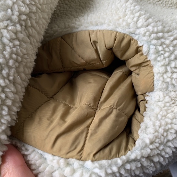 Levi Aritzia Sherpa Jacket - Picture 6 of 7